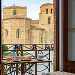 Balcony Of The I 1min To Avila's Alcazar Ávila