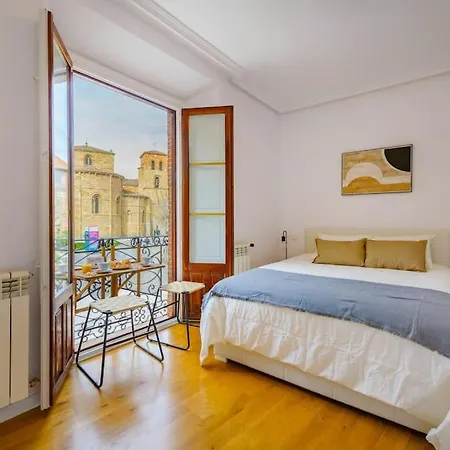 Balcony Of The I 1min To Avila's Alcazar Apartment *