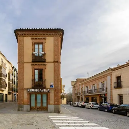 Balcony Of The I 1min To Avila's Alcazar