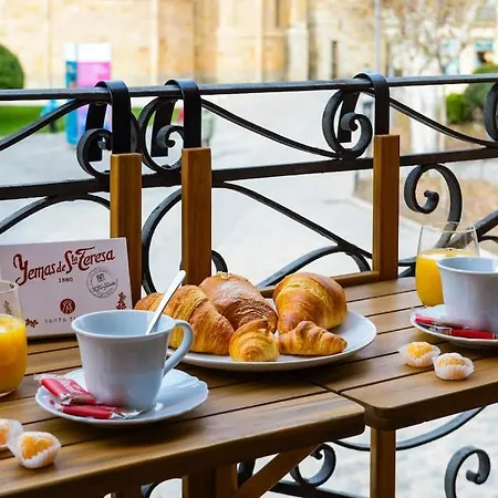 Apartment Balcony Of The I 1min To Avila's Alcazar *