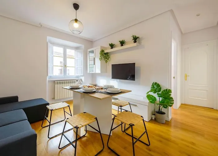 Balcony Of The I 1min To Avila's Alcazar *