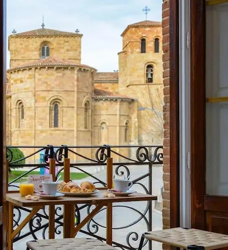 Balcony Of The I 1min To Avila's Alcazar Ávila