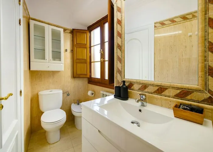 Balcony Of The I 1min To Avila's Alcazar