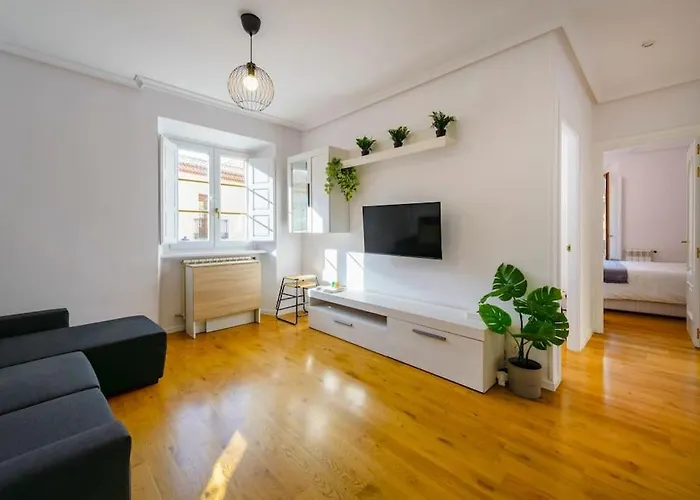 Balcony Of The I 1min To Avila's Alcazar 아파트